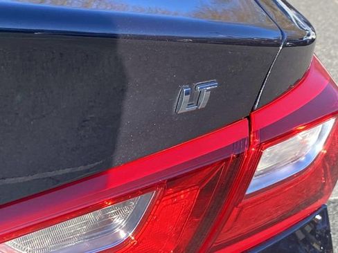 Used 2023 Chevrolet Malibu LT image 31