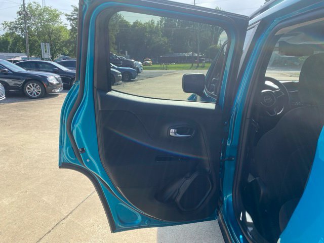 Used 2021 Jeep Renegade Latitude w/ Convenience Group FWD image 15