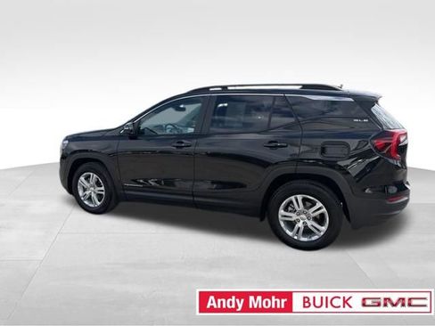 Used 2024 GMC Terrain SLE w/ Driver Convenience Package FWD image 8