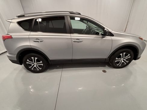 Used 2018 Toyota RAV4 LE image 5