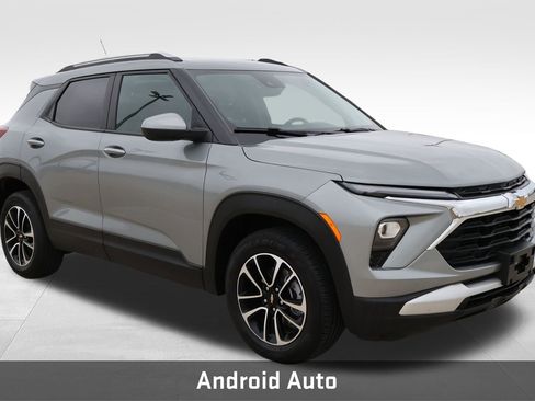 Used 2025 Chevrolet TrailBlazer LT image 4