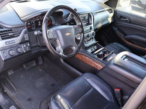 Used 2018 Chevrolet Suburban Premier AWD/4WD image 18