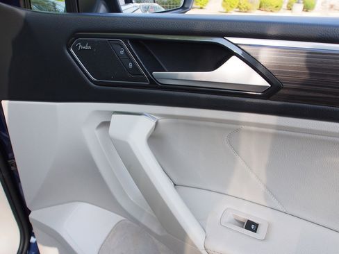 Used 2022 Volkswagen Tiguan SEL R-Line image 13