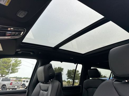 New 2025 Jeep Wagoneer L Series II w/ Convenience Group I AWD/4WD image 2
