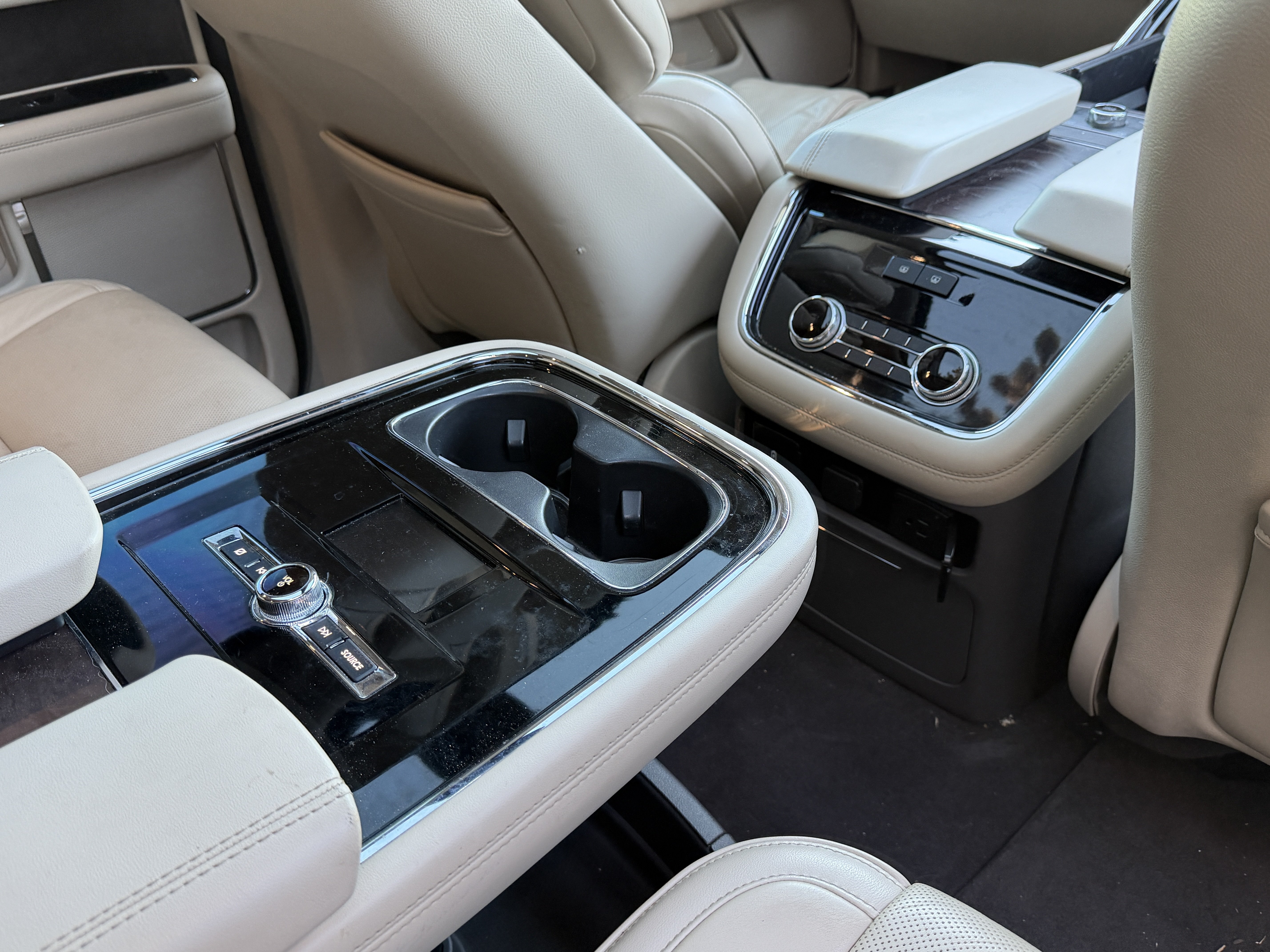 Used 2019 Lincoln Navigator Reserve AWD/4WD image 20