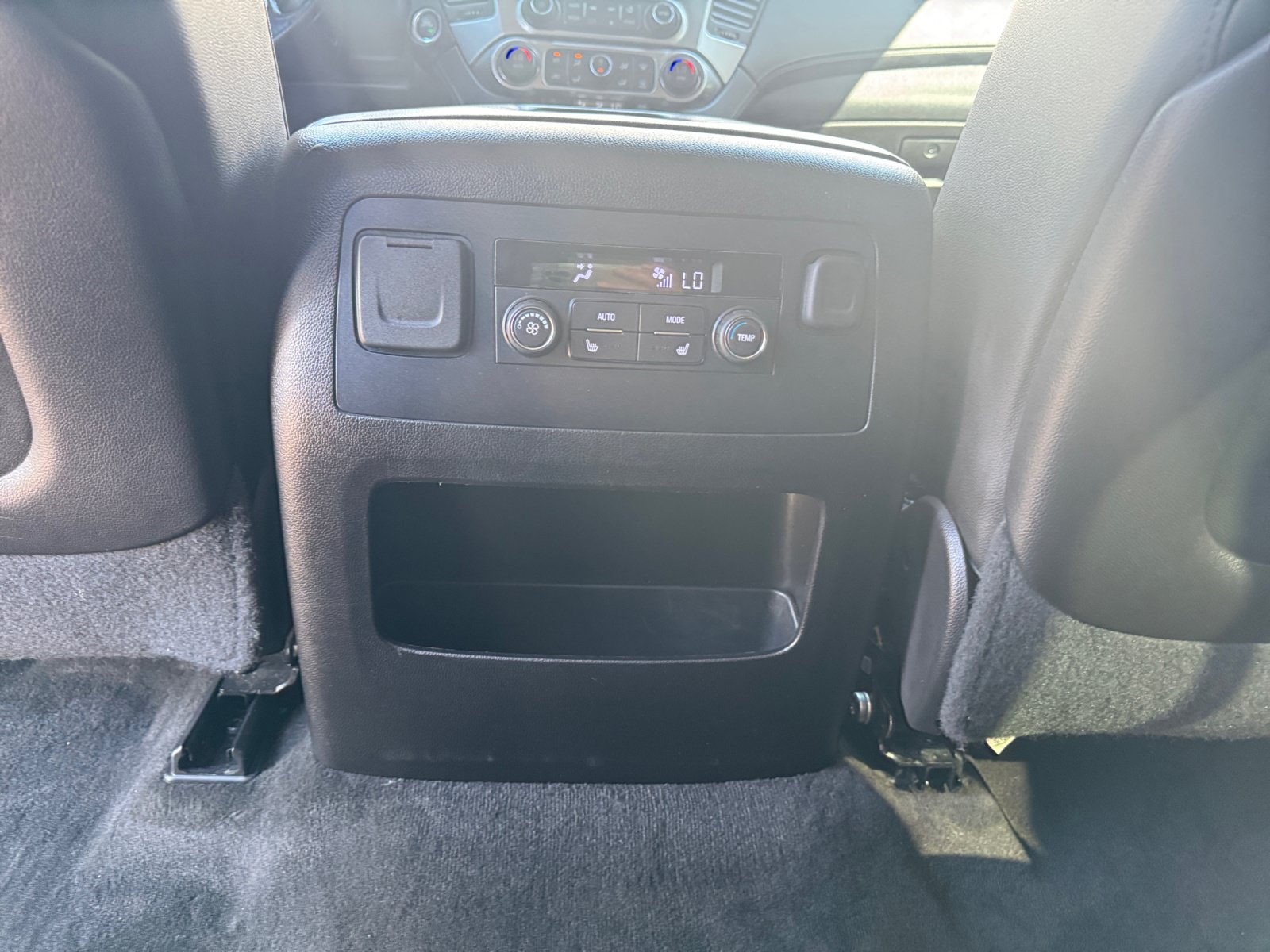 Used 2015 Chevrolet Suburban LTZ AWD/4WD image 27
