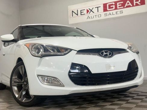 Used 2015 Hyundai Veloster w/ Option Group 03 FWD image 4