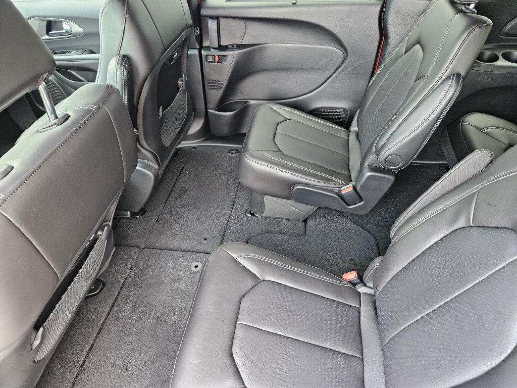 New 2027 Chrysler Pacifica Select AWD/4WD image 19