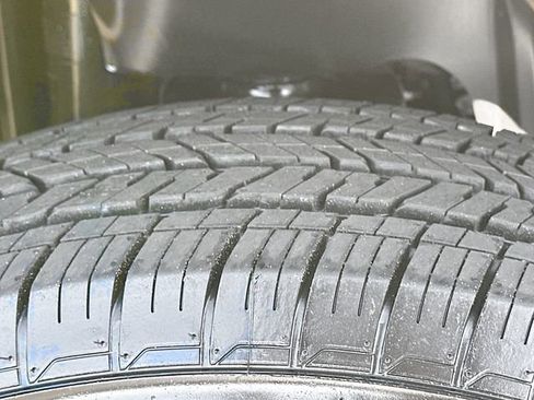 Used 2024 Jeep Wrangler Sport S image 31