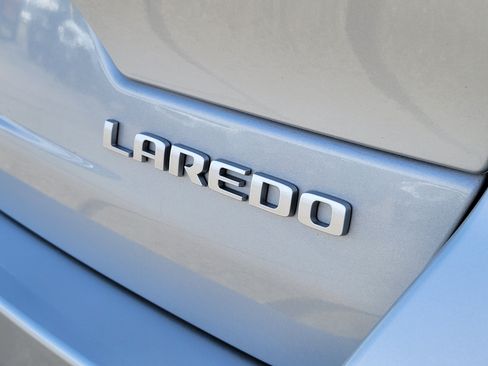 Used 2025 Jeep Grand Cherokee Laredo AWD/4WD image 23