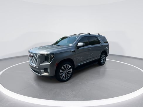 Used 2024 GMC Yukon Denali w/ Advanced Technology Package AWD/4WD image 5