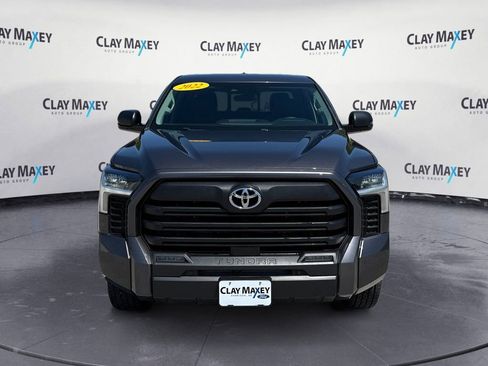 Used 2022 Toyota Tundra SR5 w/ SR5 Convenience Package AWD/4WD image 8