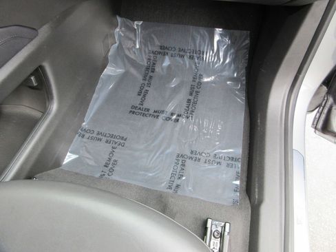 Used 2025 Cadillac XT6 Sport w/ Technology Package image 32