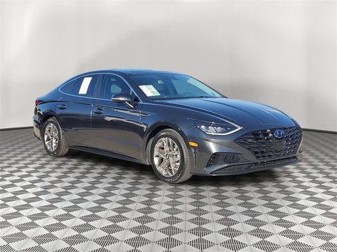 Used 2021 Hyundai Sonata SEL w/ Convenience Package image 2