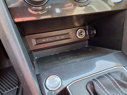 Used 2021 Volkswagen Tiguan SEL image 17