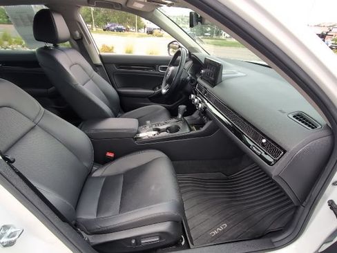 Used 2024 Honda Civic Touring image 30