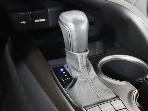 Used 2023 Toyota Camry SE image 13