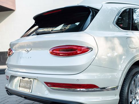 Certified 2025 Bentley Bentayga image 49