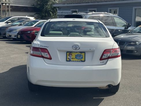 Used 2011 Toyota Camry LE FWD image 5