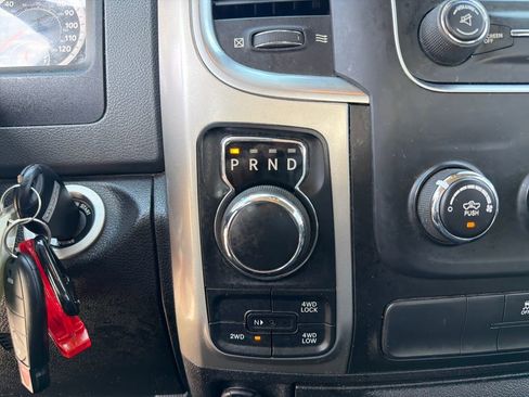 Used 2020 RAM 1500 Classic SLT AWD/4WD image 36