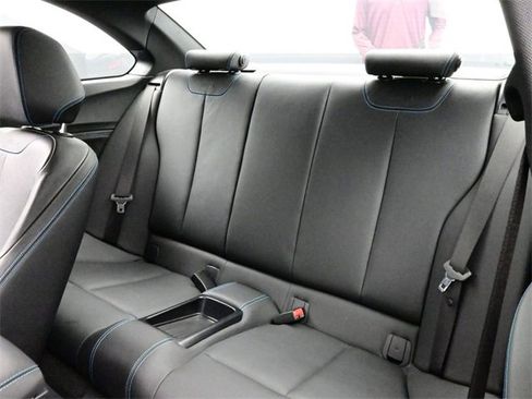 Used 2017 BMW M2 Base image 13
