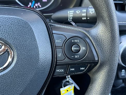 Certified 2021 Toyota RAV4 LE AWD/4WD image 26