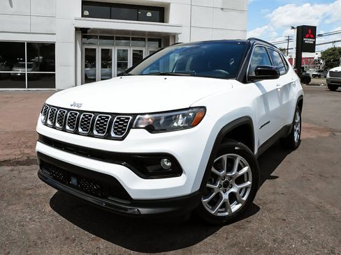 Used 2025 Jeep Compass Limited AWD/4WD image 48