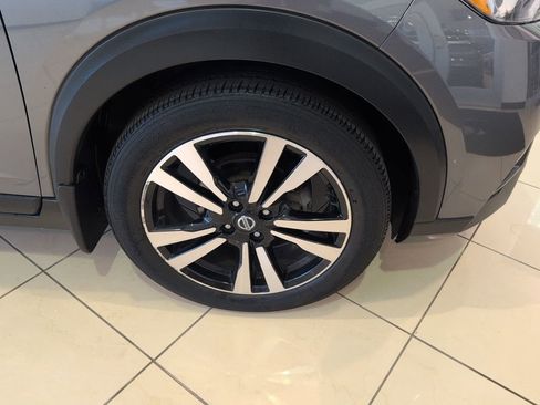 Used 2020 Nissan Kicks SR w/ SR Premium Package image 40