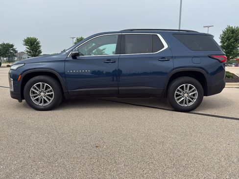 Used 2023 Chevrolet Traverse LT AWD/4WD image 2