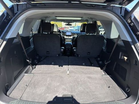 Used 2023 Ford Explorer XLT w/ Equipment Group 202A AWD/4WD image 24