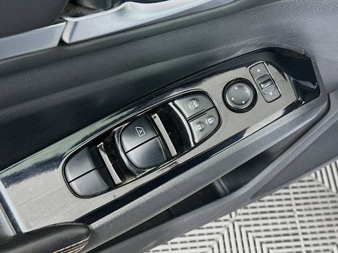 Used 2024 Nissan Altima 2.5 SR image 15