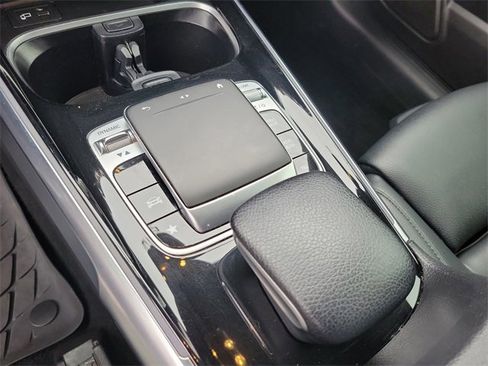 Used 2020 Mercedes-Benz GLB 250 4MATIC image 31