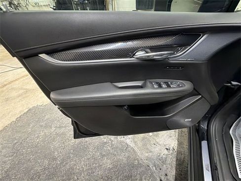 Certified 2024 Cadillac XT6 Sport w/ LPO, Red Accent Package image 24