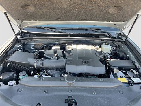 Used 2022 Toyota 4Runner Limited image 31