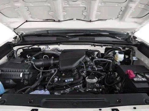 Used 2017 Toyota Tacoma SR AWD/4WD image 41