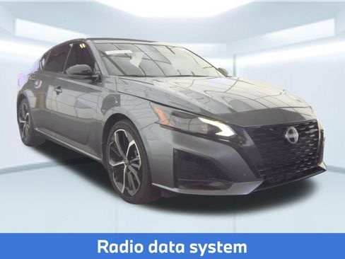 Used 2023 Nissan Altima 2.5 SR FWD image 5