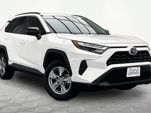 Used 2023 Toyota RAV4 LE AWD/4WD image 12