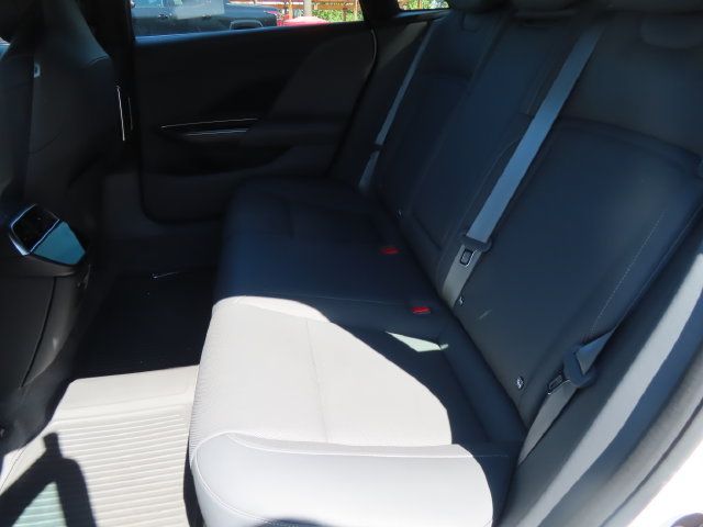 Used 2024 Lucid Air Pure RWD image 31