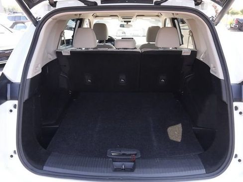 Used 2025 Nissan Rogue SV AWD/4WD image 7