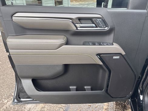 Used 2024 Chevrolet Silverado 2500 ZR2 w/ Technology Package image 16