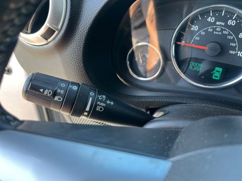 Used 2014 Jeep Wrangler Freedom Edition image 12