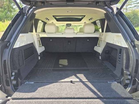 New 2027 Land Rover Range Rover Long Wheelbase SE AWD/4WD image 14