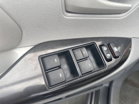 Used 2013 Toyota Sienna LE FWD image 12