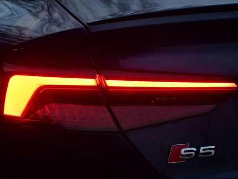 Used 2019 Audi S5 Premium Plus w/ Premium Plus image 5