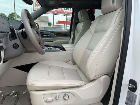 Used 2022 Cadillac Escalade Premium Luxury Platinum AWD/4WD image 11