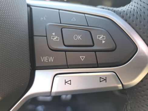 New 2026 Volkswagen Tiguan SE R-Line image 18