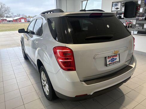 Used 2016 Chevrolet Equinox LT w/ Convenience Package image 2