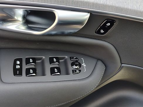 New 2026 Volvo XC90 B6 Ultra image 10