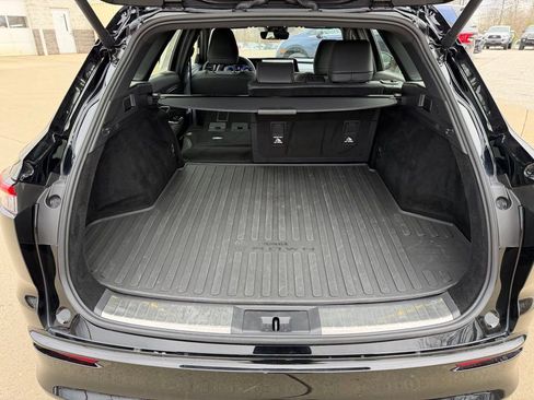 Certified 2025 Toyota Crown Signia image 33