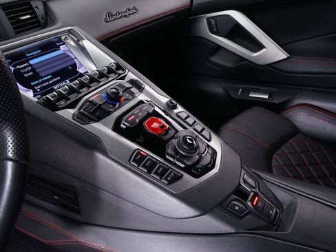 Used 2019 Lamborghini Aventador S AWD/4WD image 27